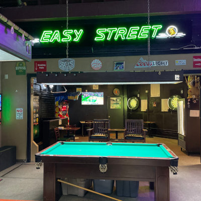 dart-room-looking-in